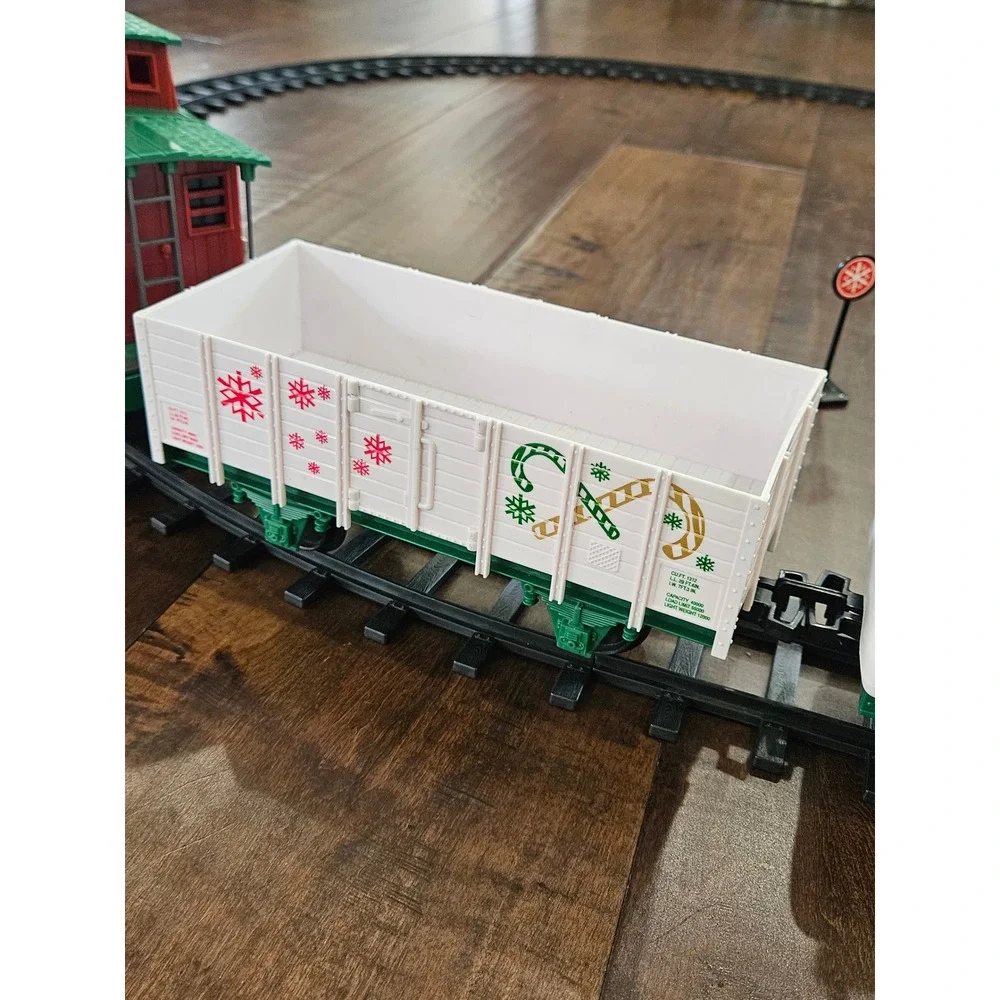Santas Express Christmas Train Set North Pole 1225 Locomotive Holiday Decor